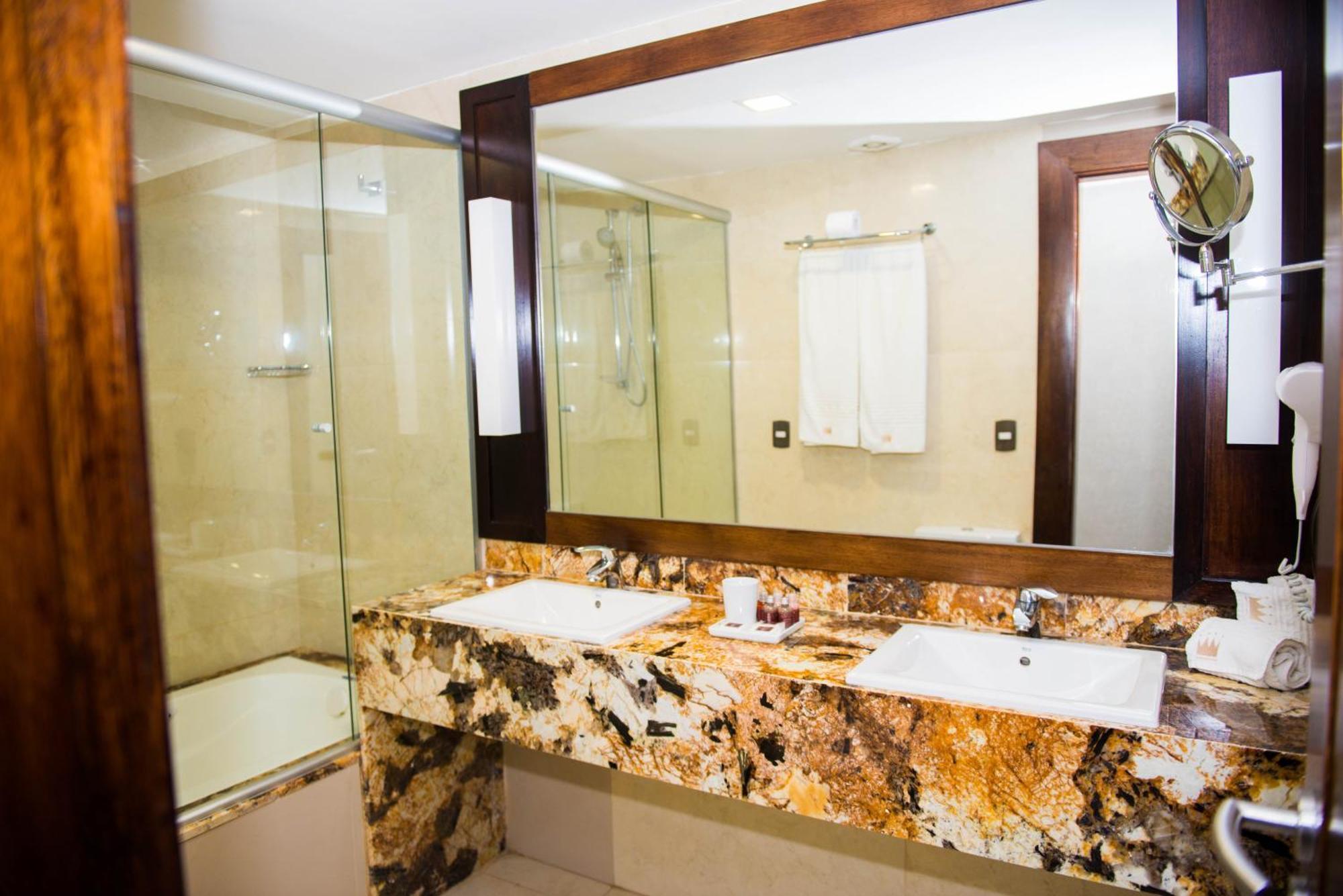 Royal Atlântica Macaé Hotel Esterno foto