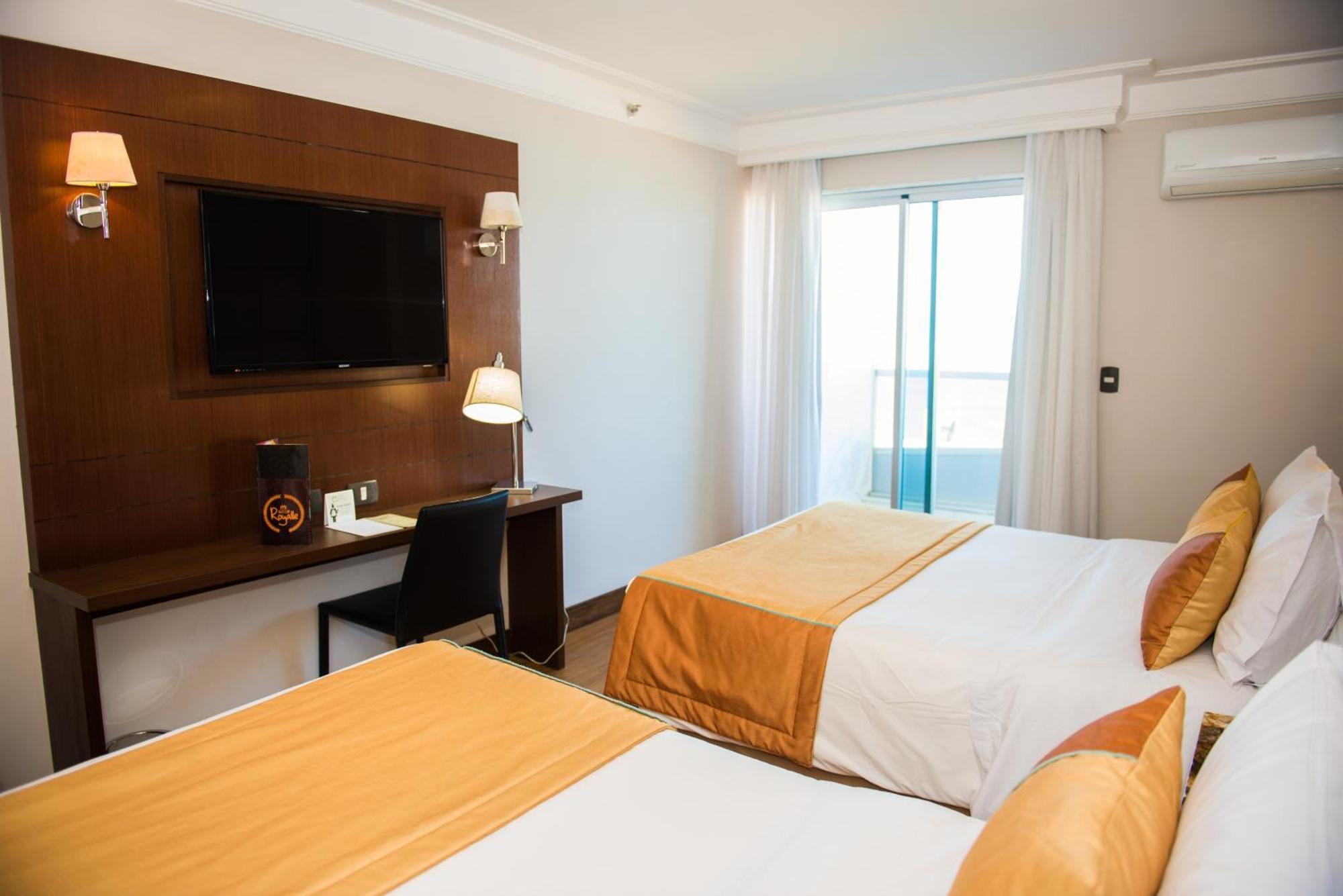 Royal Atlântica Macaé Hotel Esterno foto