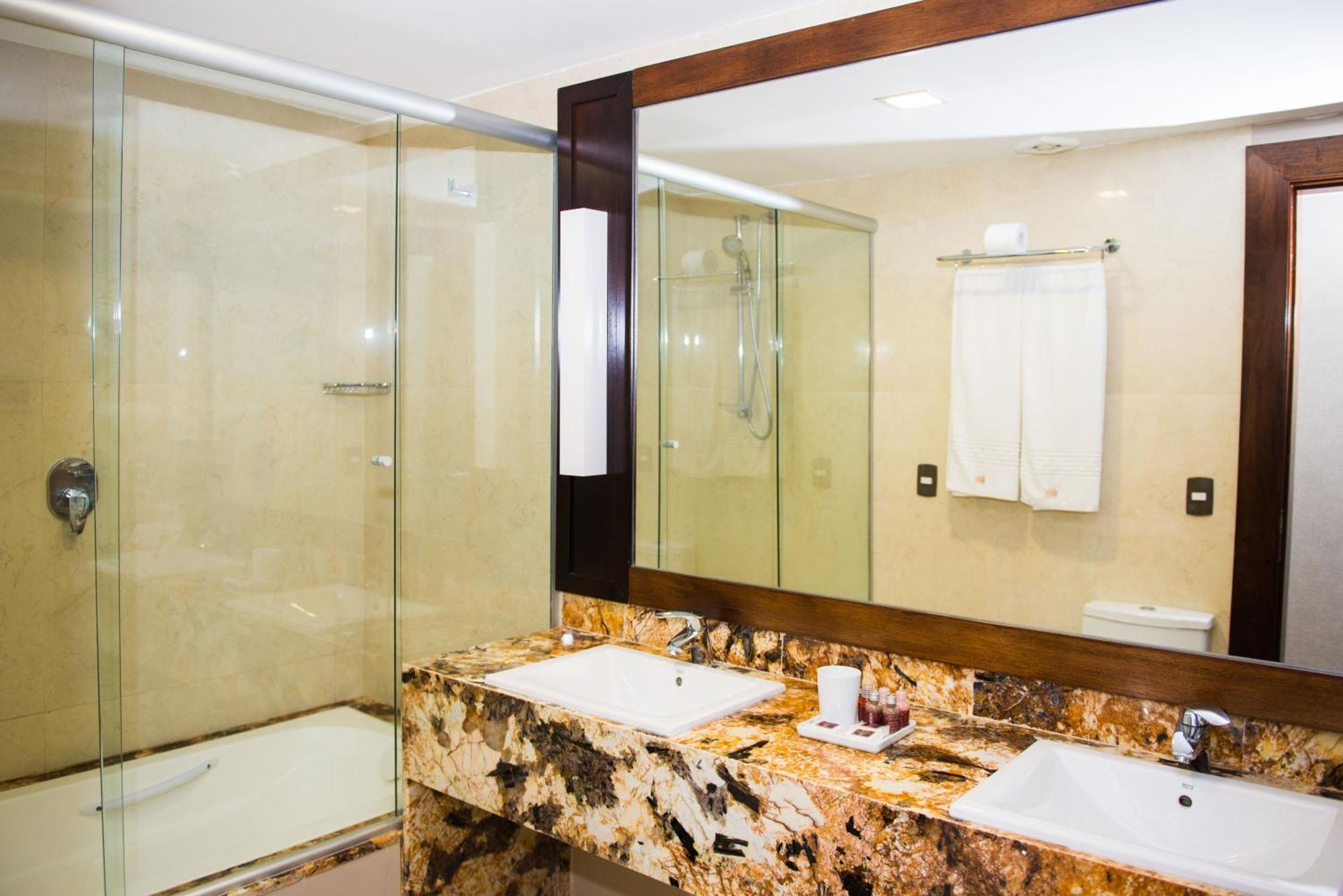 Royal Atlântica Macaé Hotel Esterno foto