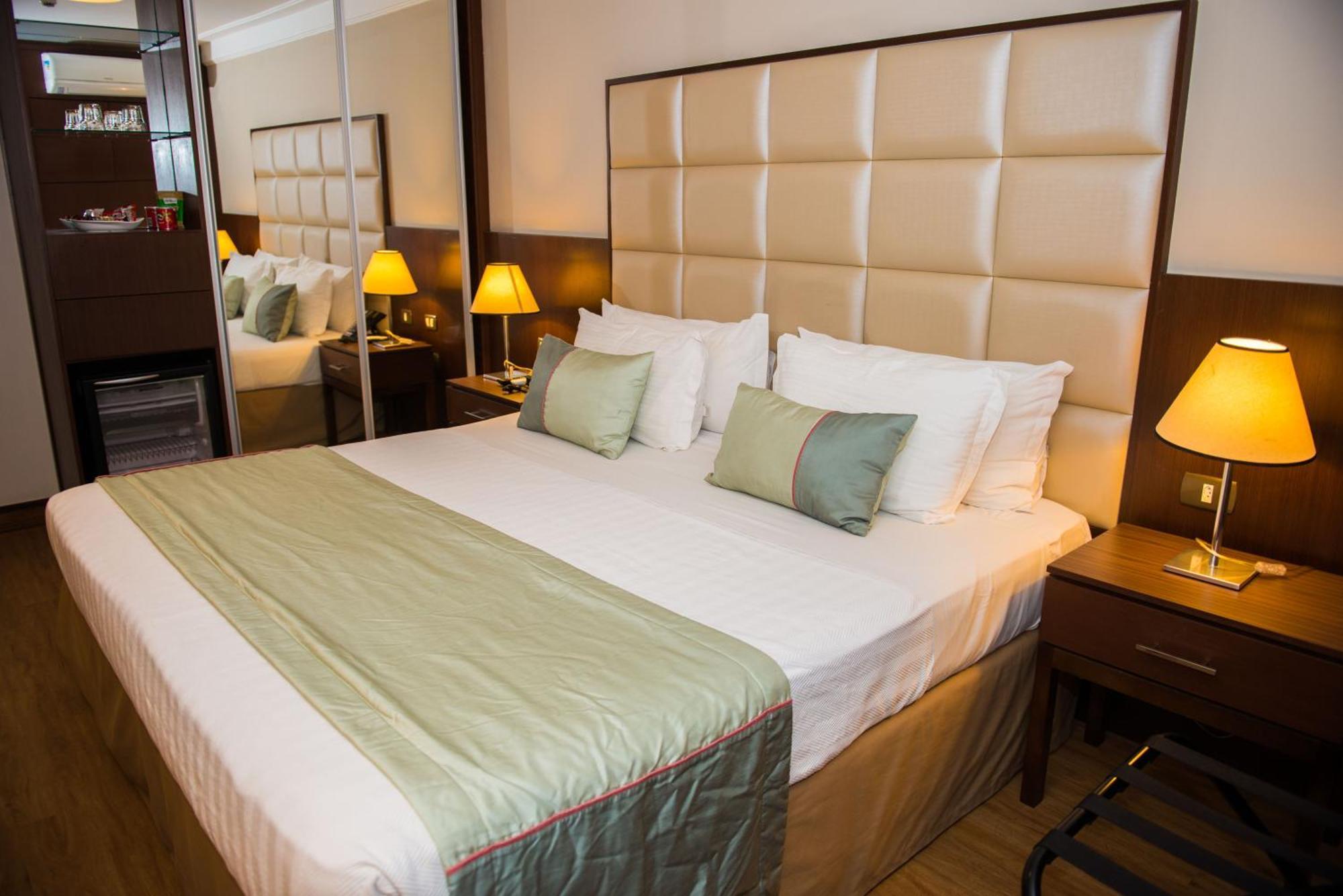 Royal Atlântica Macaé Hotel Esterno foto